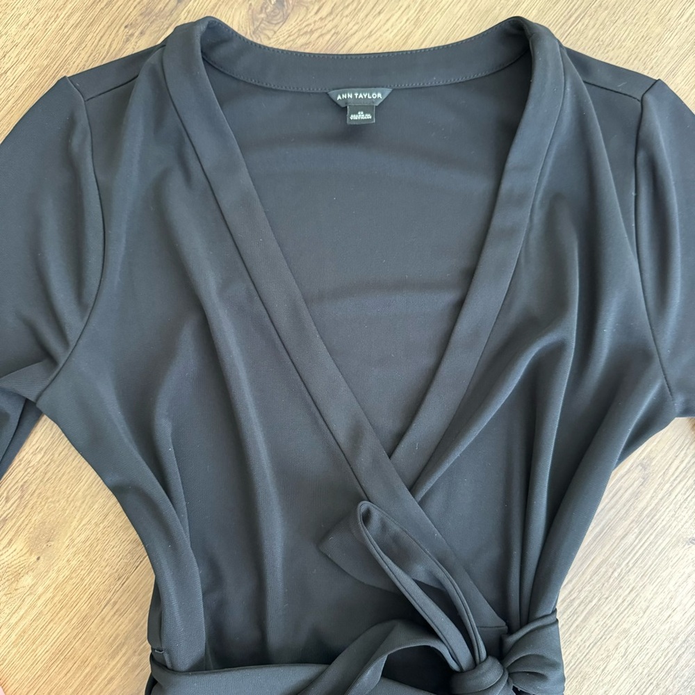 EUC - Ann Taylor - Black Wrap Dress Long Sleeve Deep V-neck - Picture 5 of 11